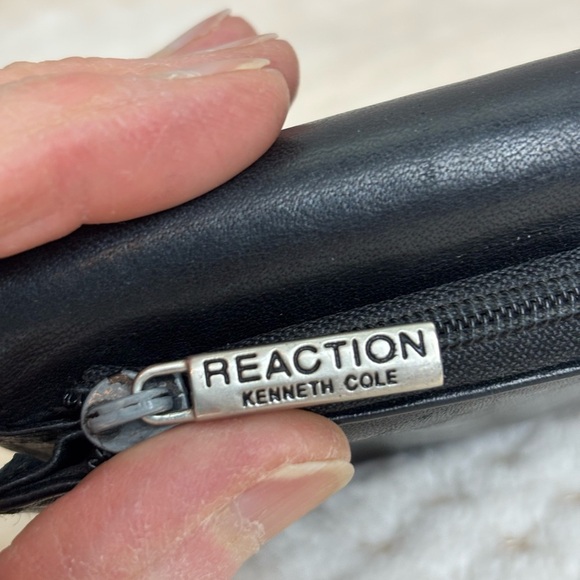 Kenneth Cole Reaction Black Leather Wallet - Picture 5 of 15